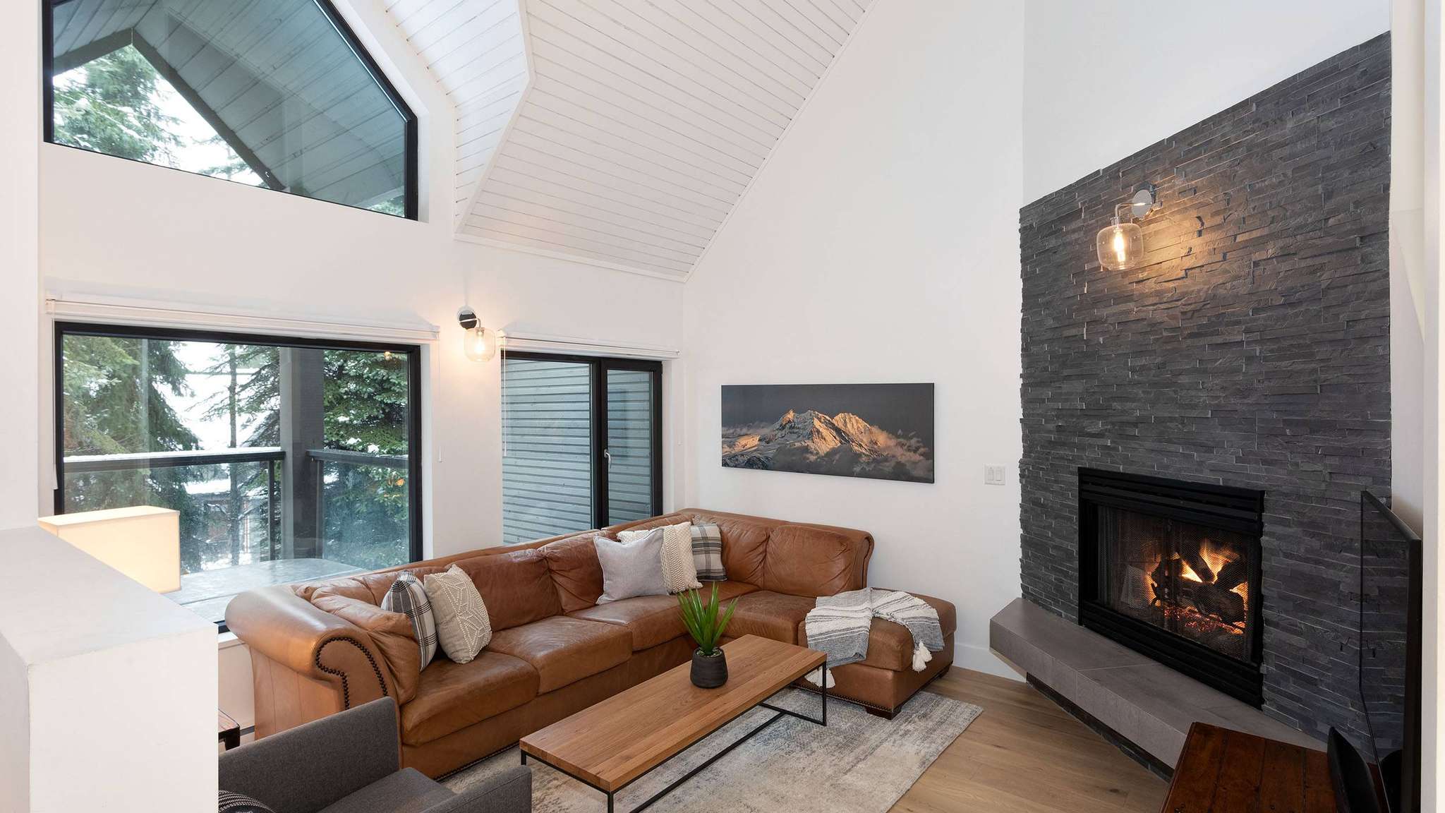Cedar Ridge 26 | 3 Bed Ski-in Ski-out Whistler Blackcomb