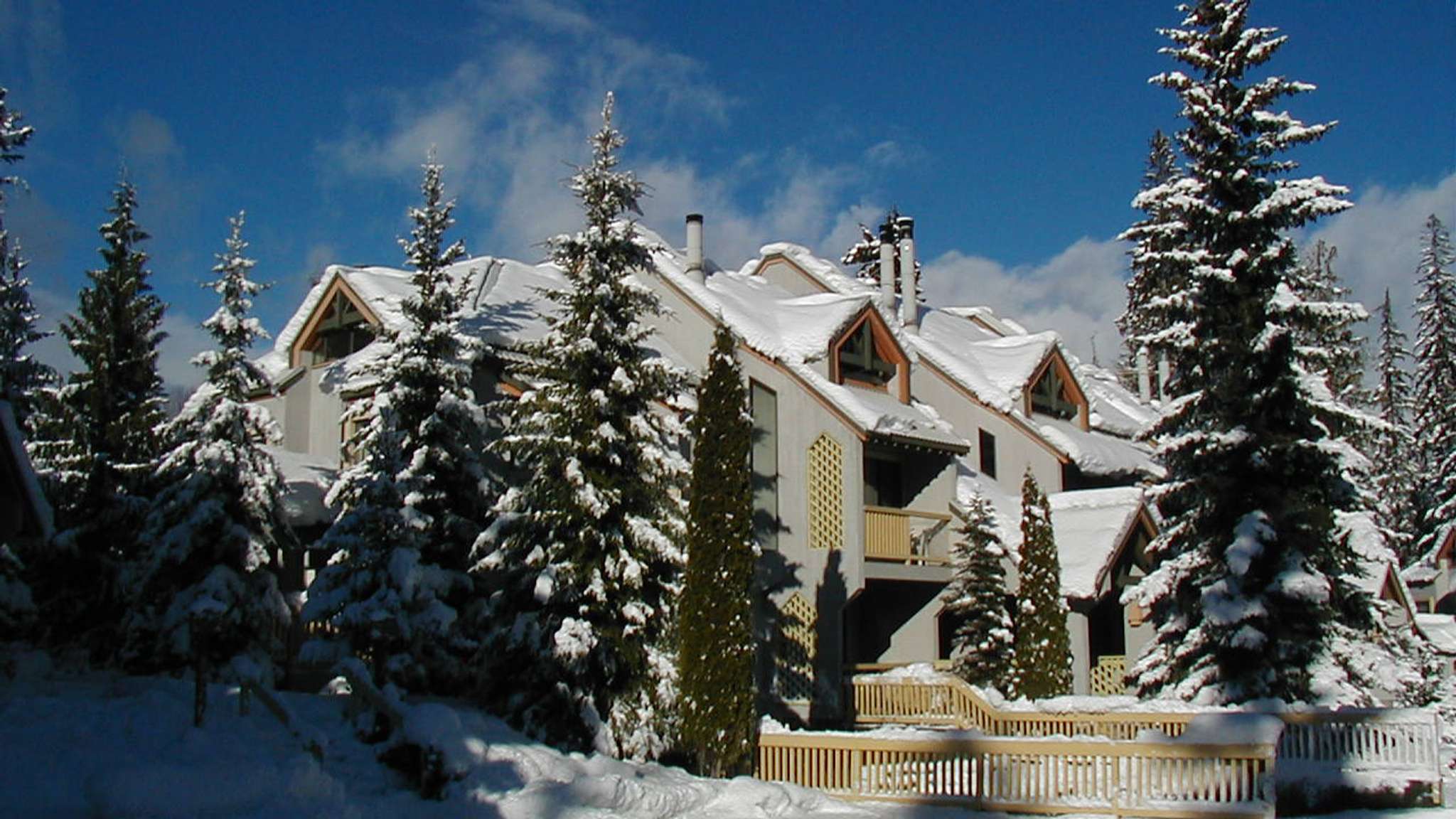 The Gables Whistler Townhouses to Walk to Village & Skiing
