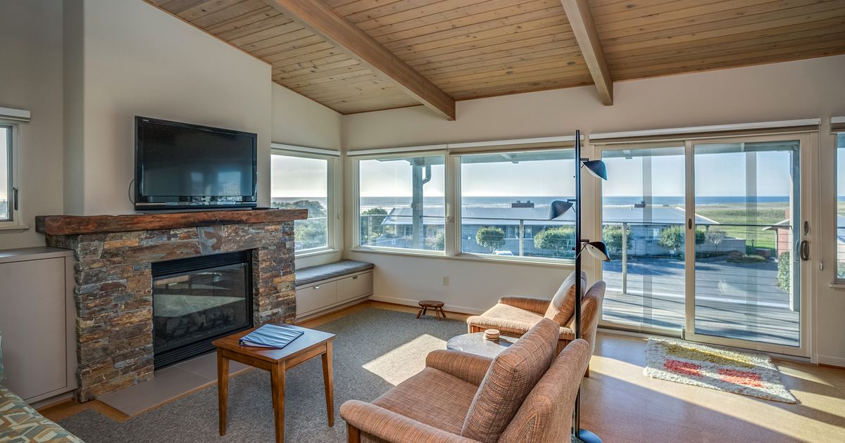T422, Pacific Terrace 3 bedroom condo Gearhart by the Sea