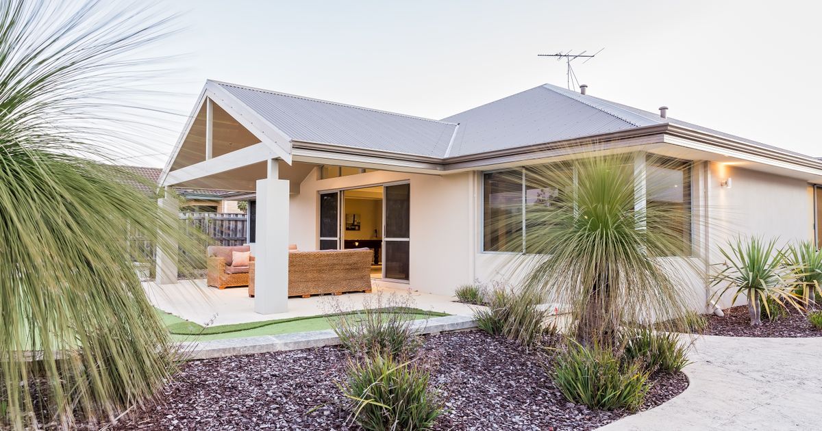 Back 9 Modern Golf Course View Dunsborough Holiday Home