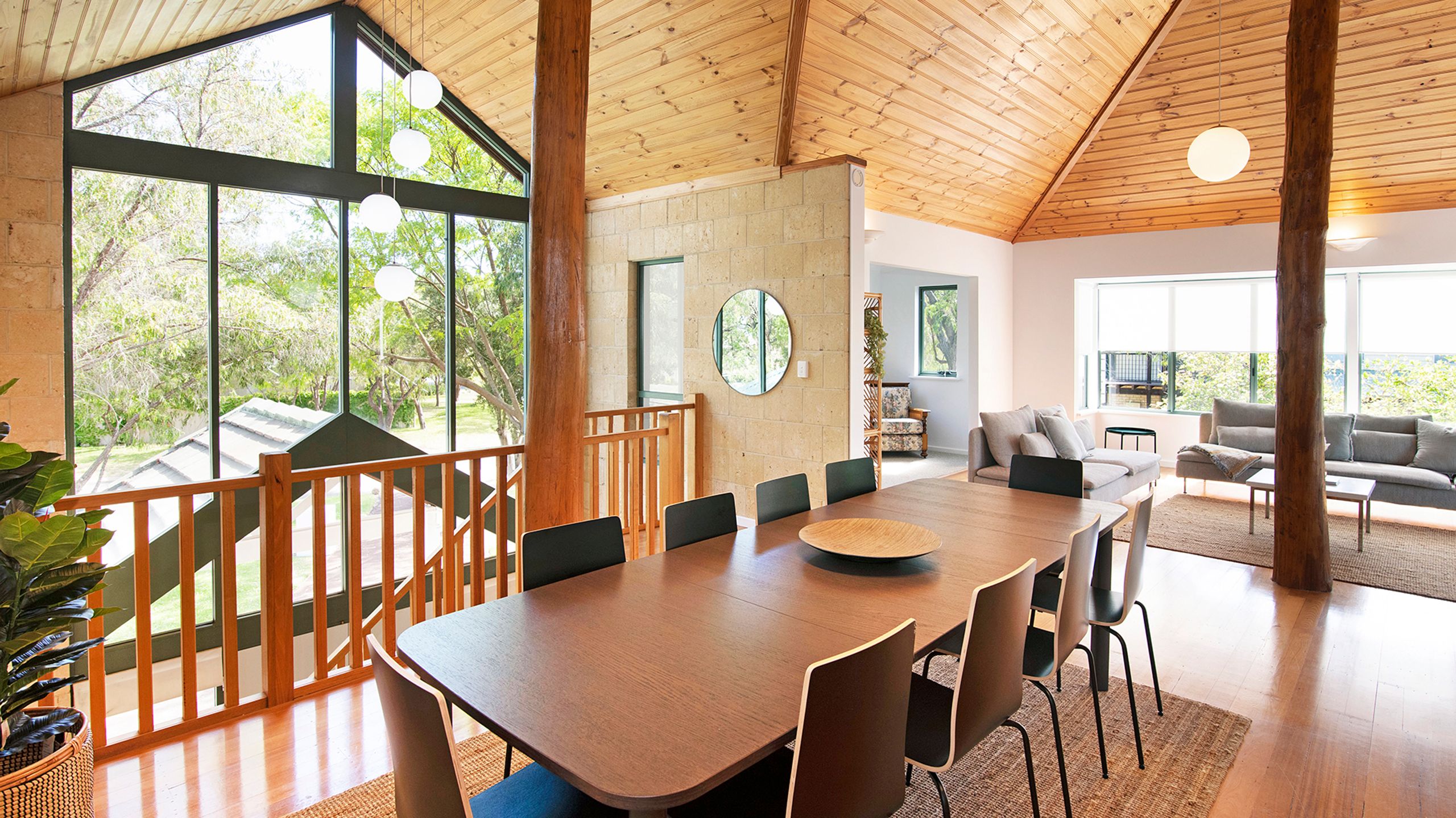 Quindalup Beach Quarters - Holiday Accommodations in Dunsborough that welcome dogs!