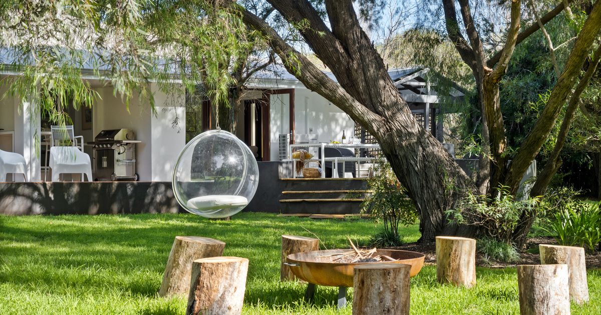 Peppermint Farmstunning rural view holiday rental Cowaramup