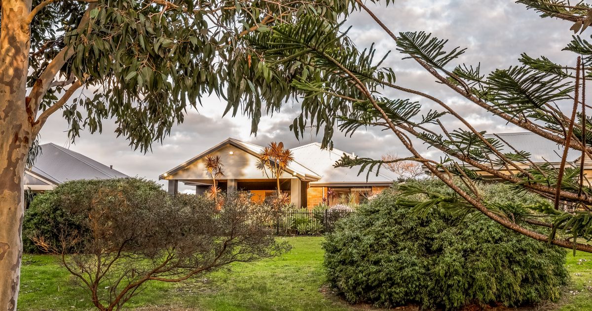 Macleods Fairway Golf Course Holiday Home Dunsborough