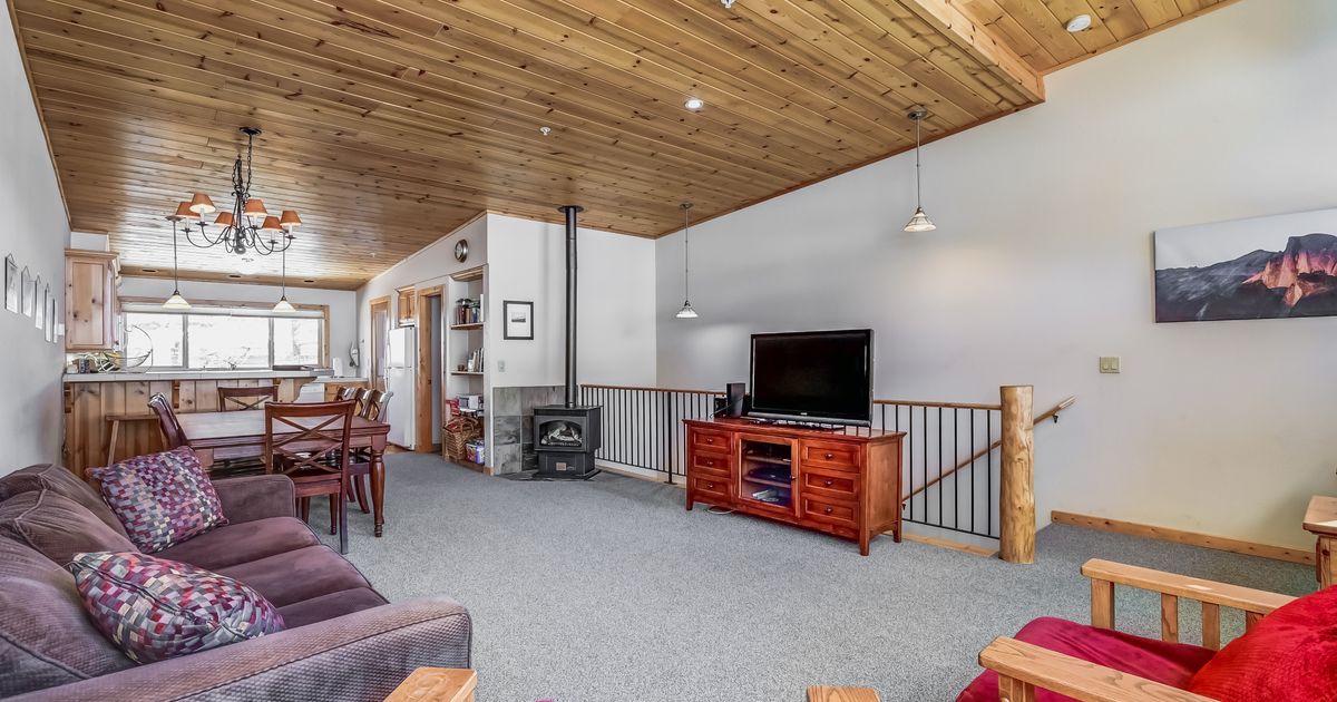 Treasured Lost Cabin 7 luxury townhome Pyramid Peak Properties