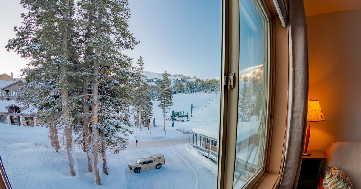 Sun Meadows Slope Side Getaway Studio/Hotel Style Pyramid Peak Properties