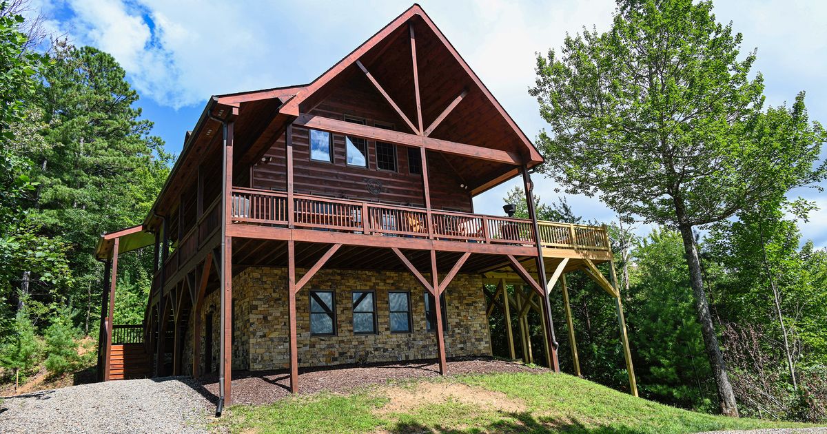 Buckhorn Lodge Mountain Estate Amazing Views 57 Acres Private