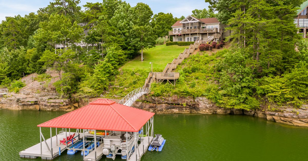 Blue Door Smith Lake Rentals