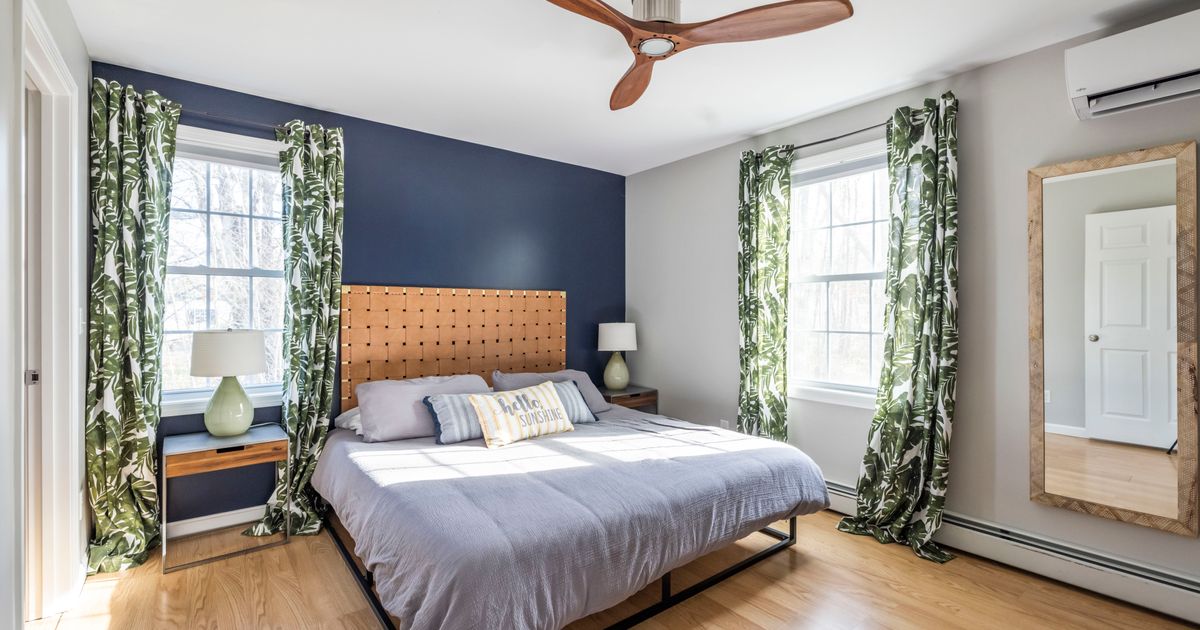 Bungalow Wharf Lower Village and 1 mile to beach Seagrass Property