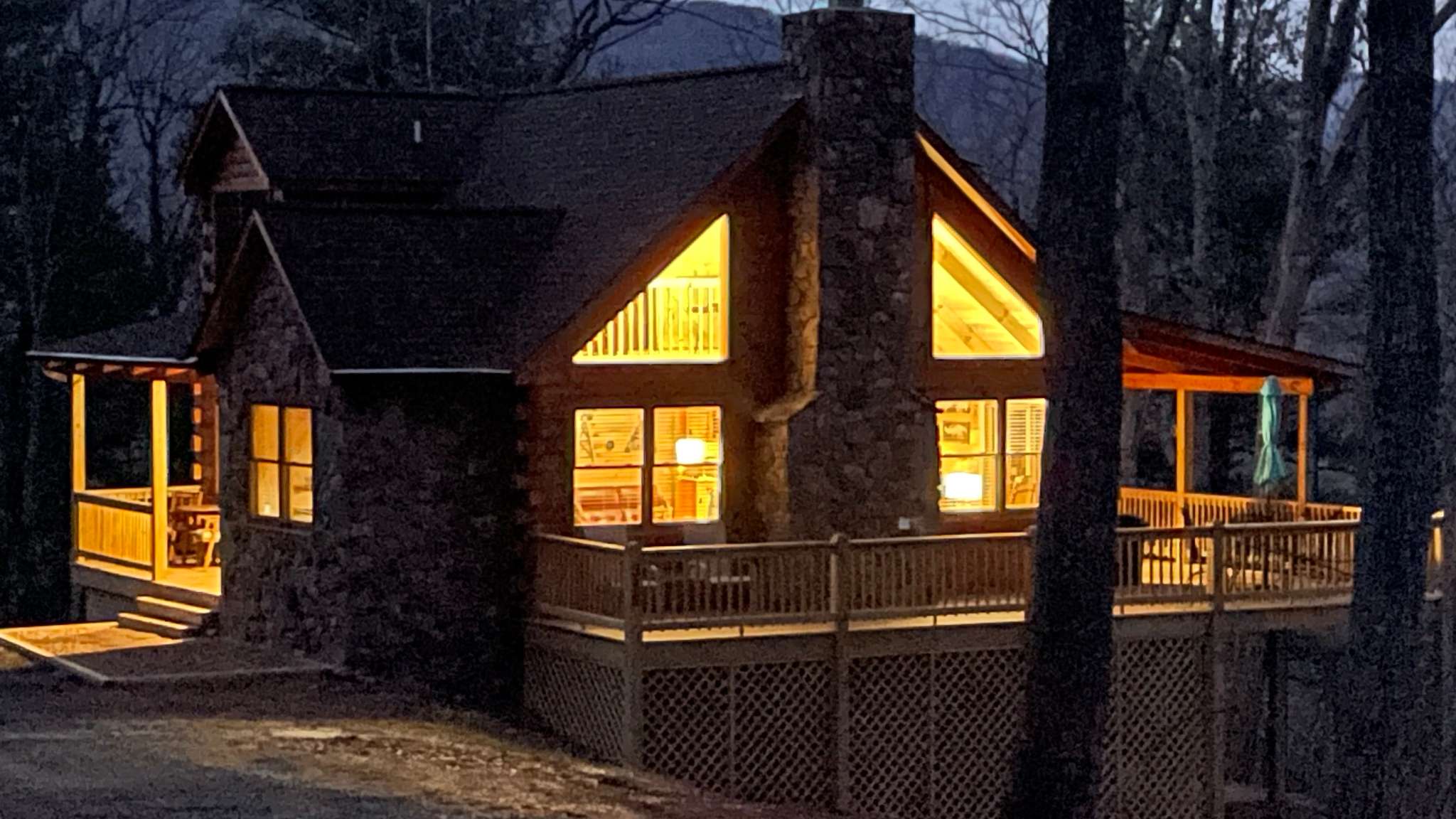 Happy Hikers Hideaway - Lydia Mountain Lodge \u0026 Log Cabin, image size:2048x1152