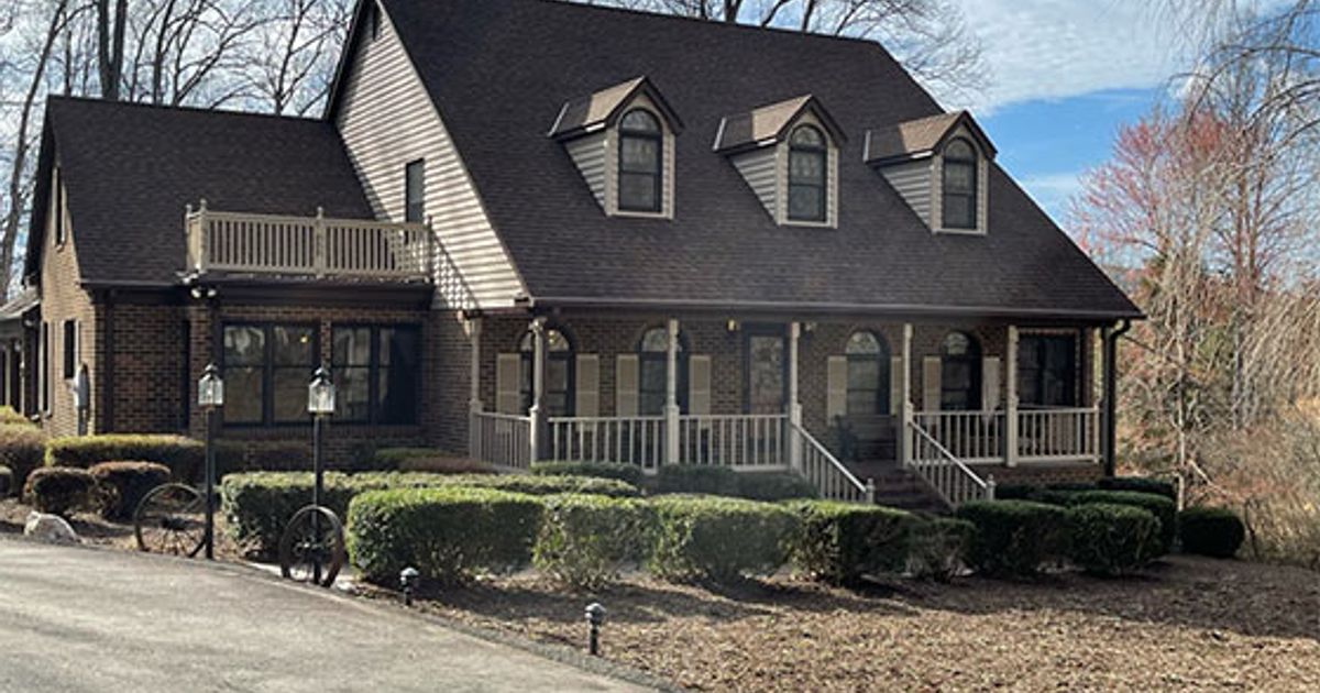 Spotswood Manor Lydia Mountain Lodge & Log Cabin