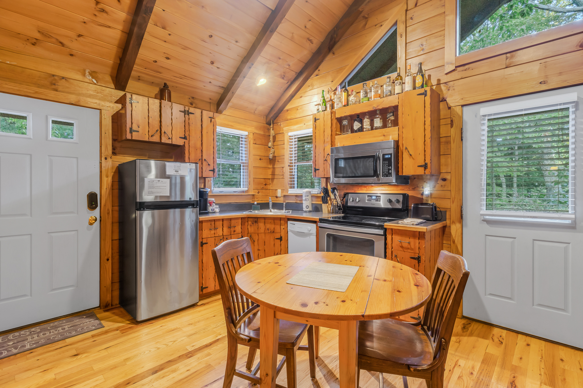 Cabin #6 - Laurel Haven - Lydia Mountain Lodge & Log Cabin