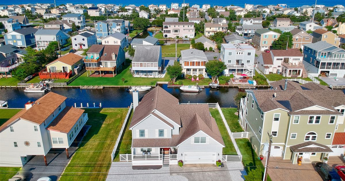 Beautiful Waterfront Home in South Bethany with a Dock! Bethany Area