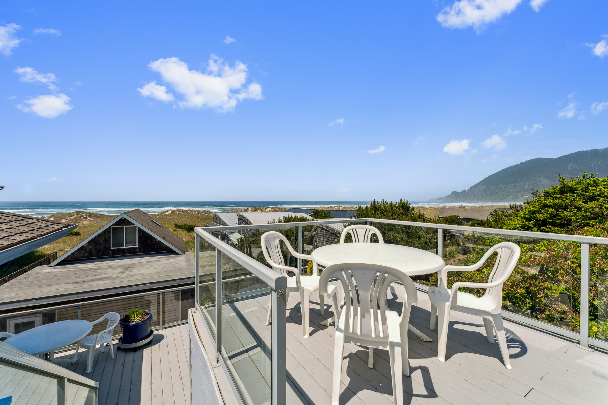 Beaches N` Greens - Manzanita Beach Getaway