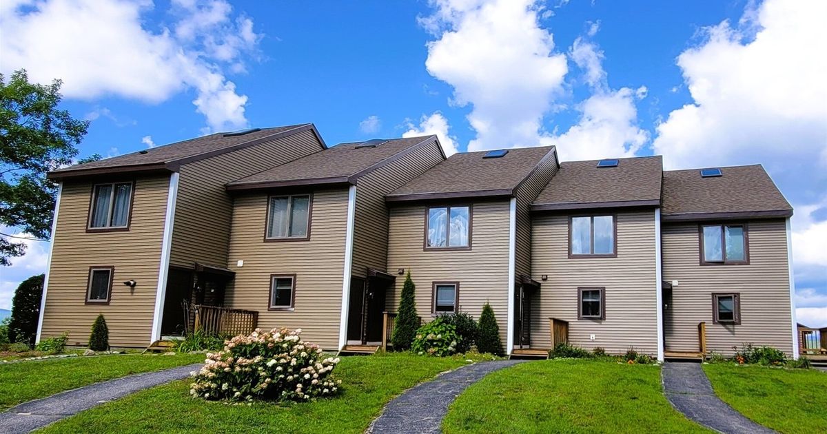 White Mountain Condo | Panaromic Mountain Views - All Mountain Rentals - Mountain Homeowners Association Condo