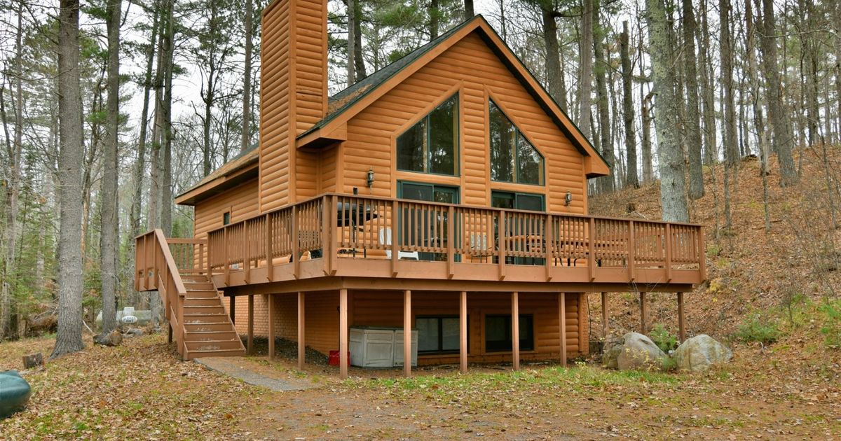 Log Home on Delta Lake near Iron River North Country Vacation Rentals