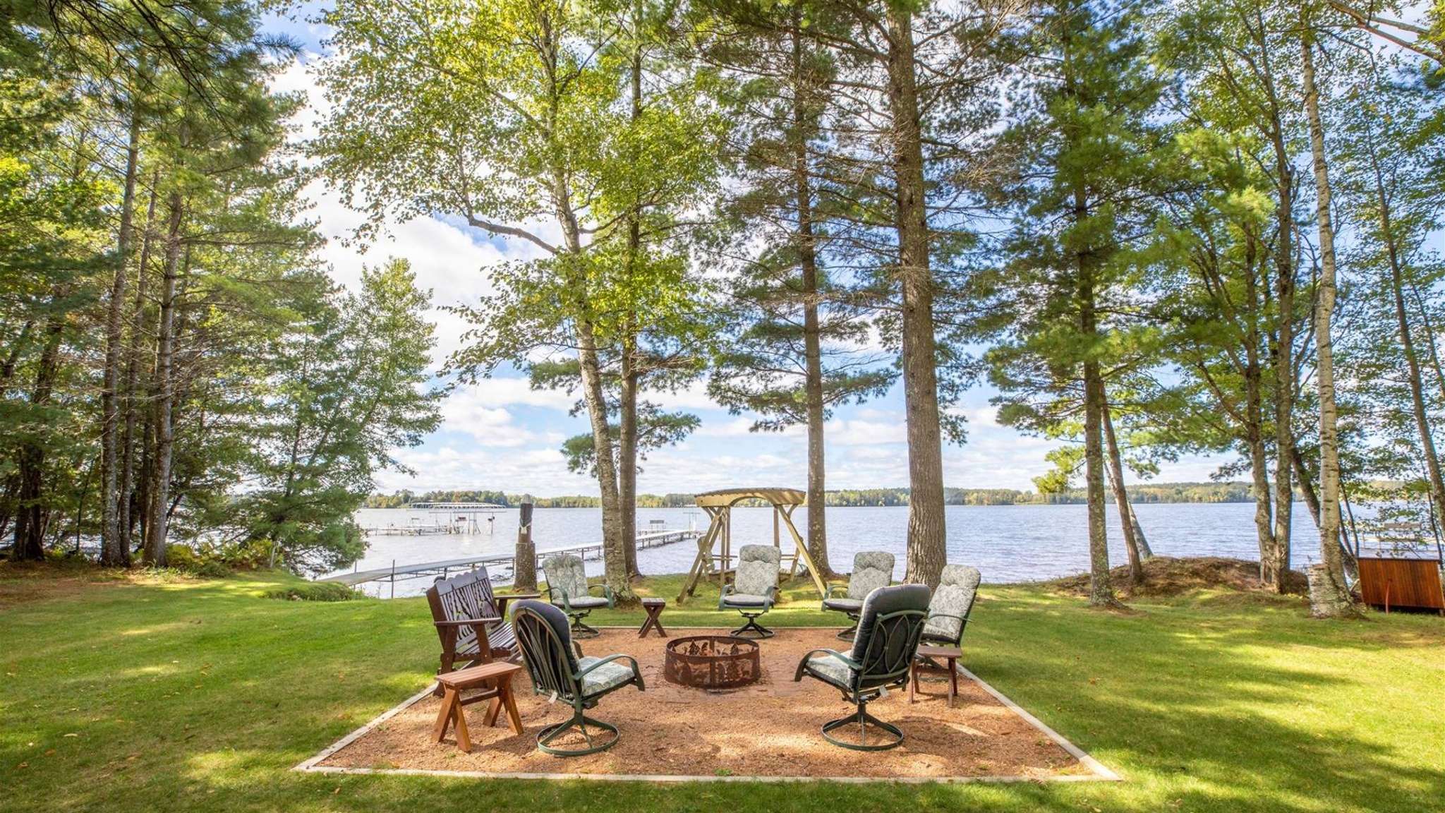 Lakeside Retreat Design Images - Free Download On Freepik