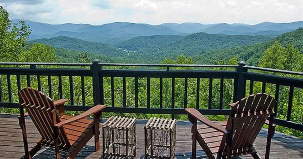 Over the Moon Blairsville cabin rental Pets Friendly Mountain