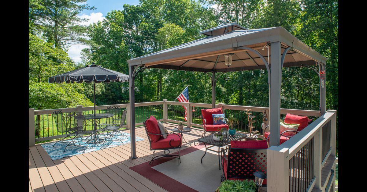 Brevard rental with fenced yard, pet friendly White Squirrel Realty