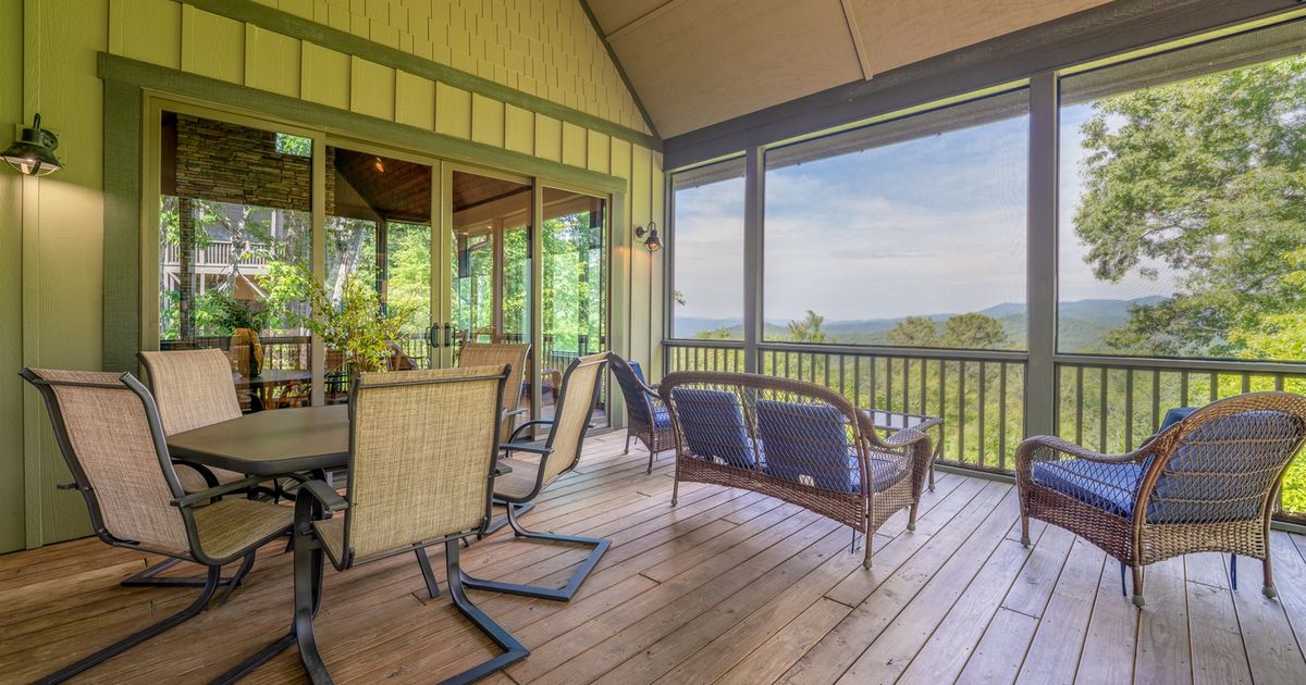 Pet Friendly Custom Home with Mountain Views in Sutton Knob White