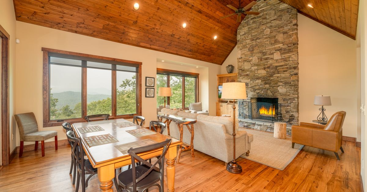 Pet Friendly Custom Home with Mountain Views in Sutton Knob White