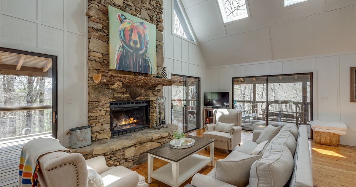 Highlands, NC Vacation Rental Bear Necessities Rent In Highlands