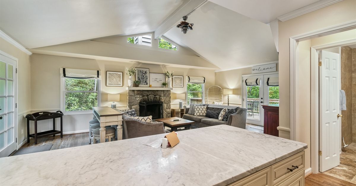 Highlands, NC Vacation Rental Cardinal Cottage Rent In Highlands