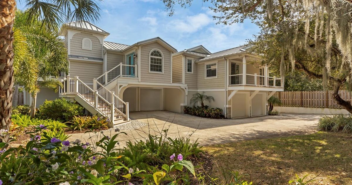 Manasota Key Dock house TMI Real Estate Company and Rentals Inc