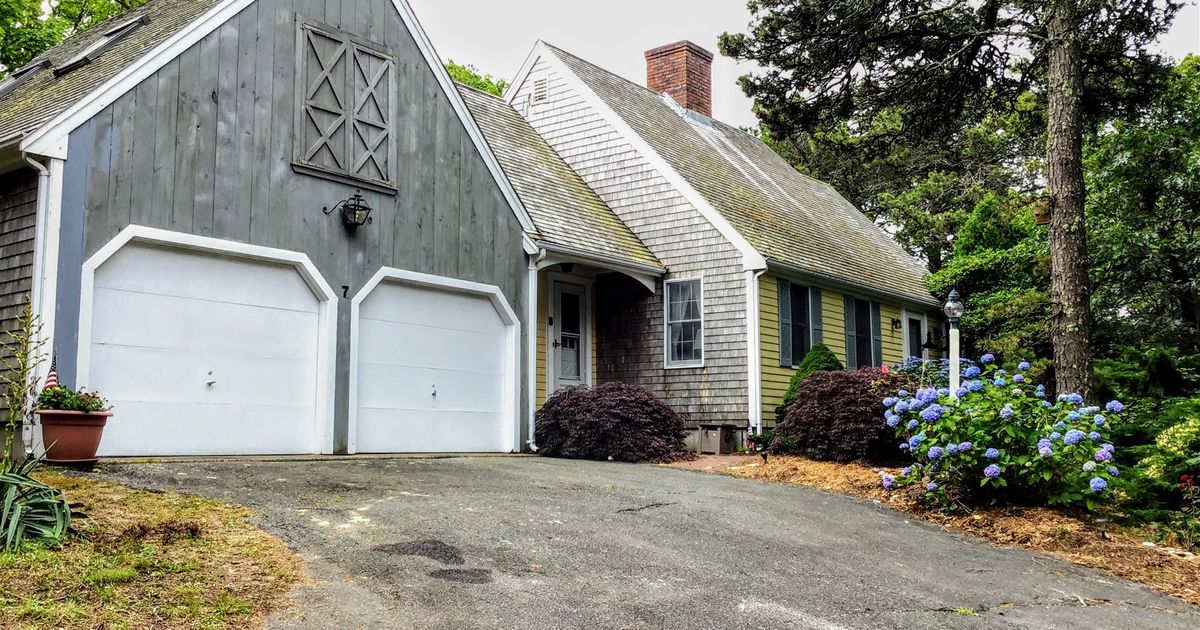 Beach Road Vacations Orleans MA 4 Bedroom 2.5 Bathroom Beach Road