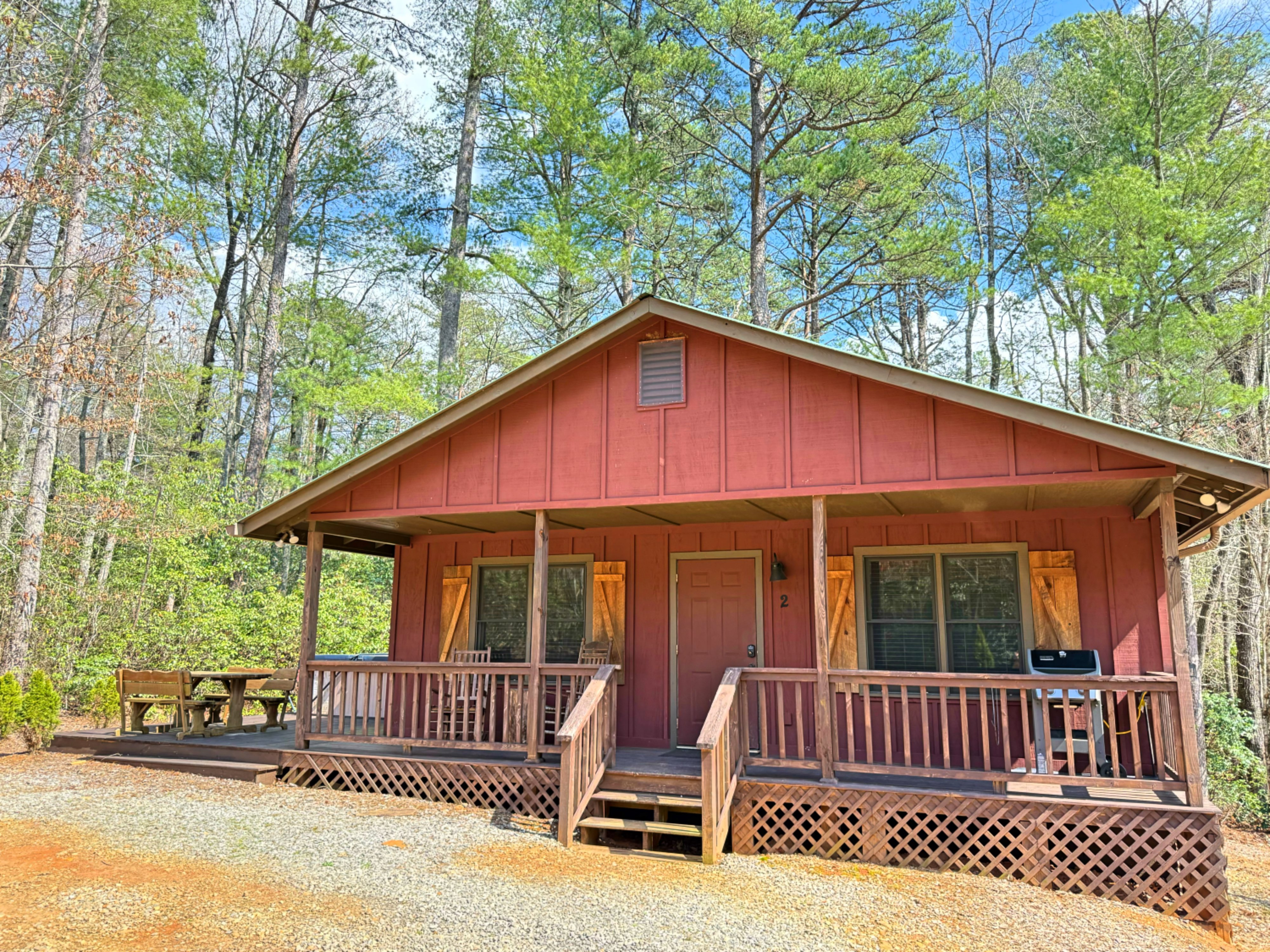 ナルミ　カントリーフィールド Chimney Mtn 2 | Dog Friendly 2 Bdr with Covered Hot Tub - Pinnacle